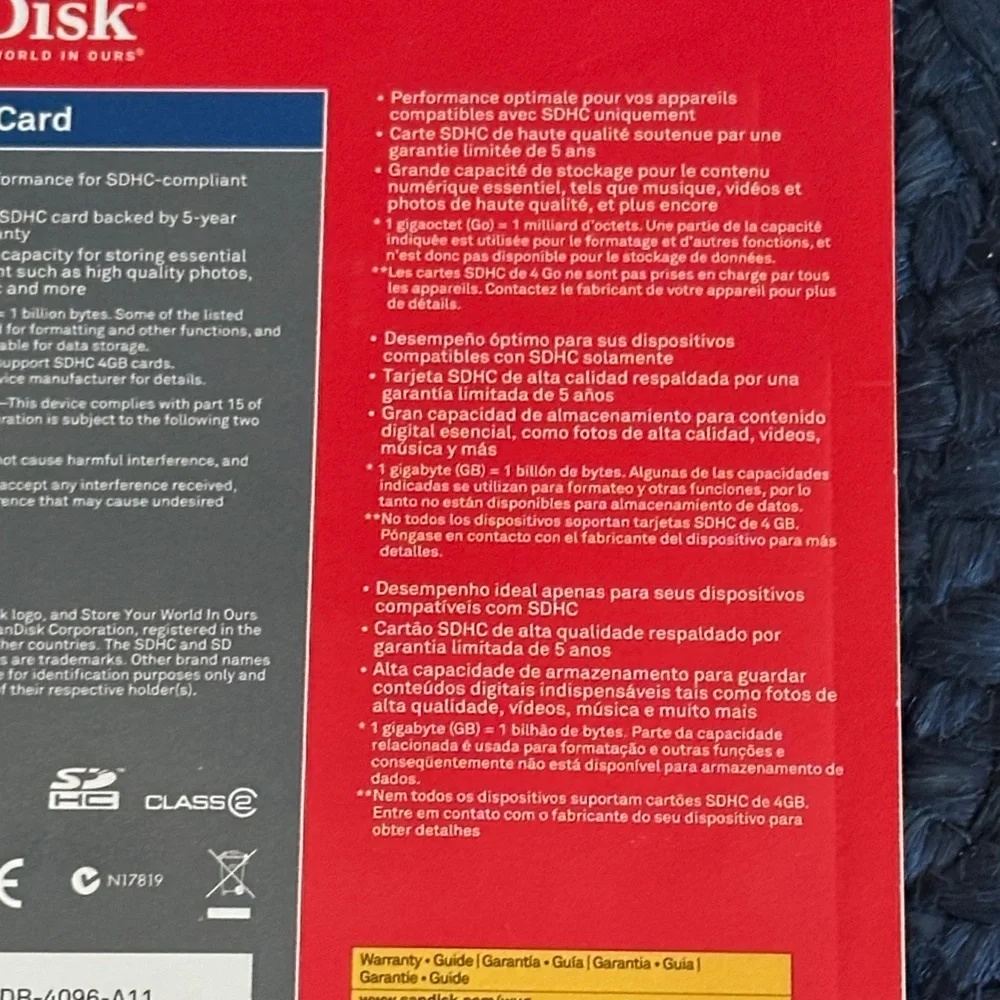 4GB SDHC Card - Red and Blue